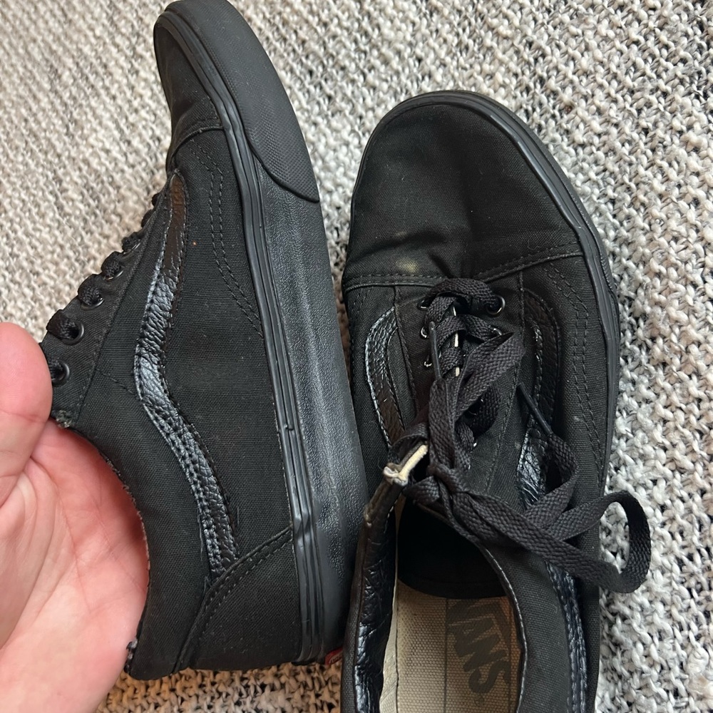 worn in all black vans